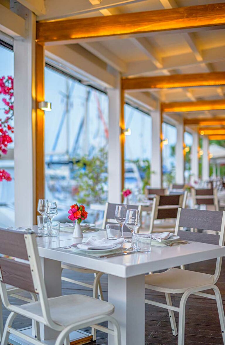 yacht club restaurant corfu